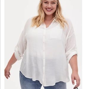 Torrid WHITE BUTTON FRONT POCKET SHIRT Size 5 NWT